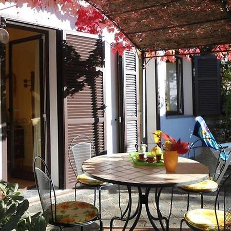 Casa Gialla Imperia Bagian luar foto
