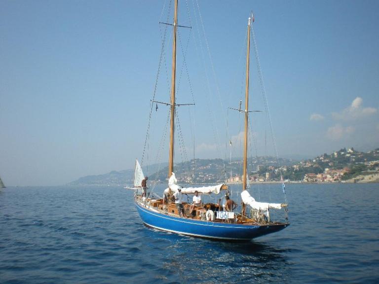 Casa Gialla Imperia Bagian luar foto
