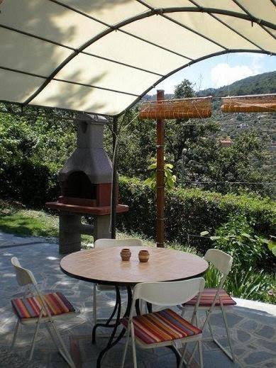Casa Gialla Imperia Bagian luar foto